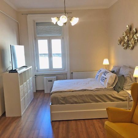 Modern Comfort In Historical Budapest Eksteriør billede