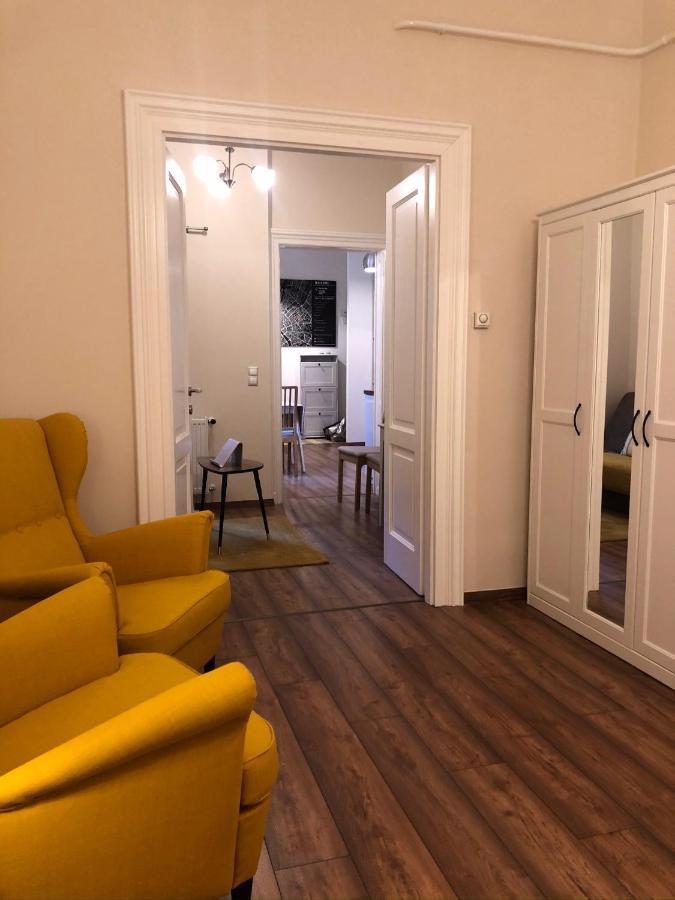 Modern Comfort In Historical Budapest Eksteriør billede