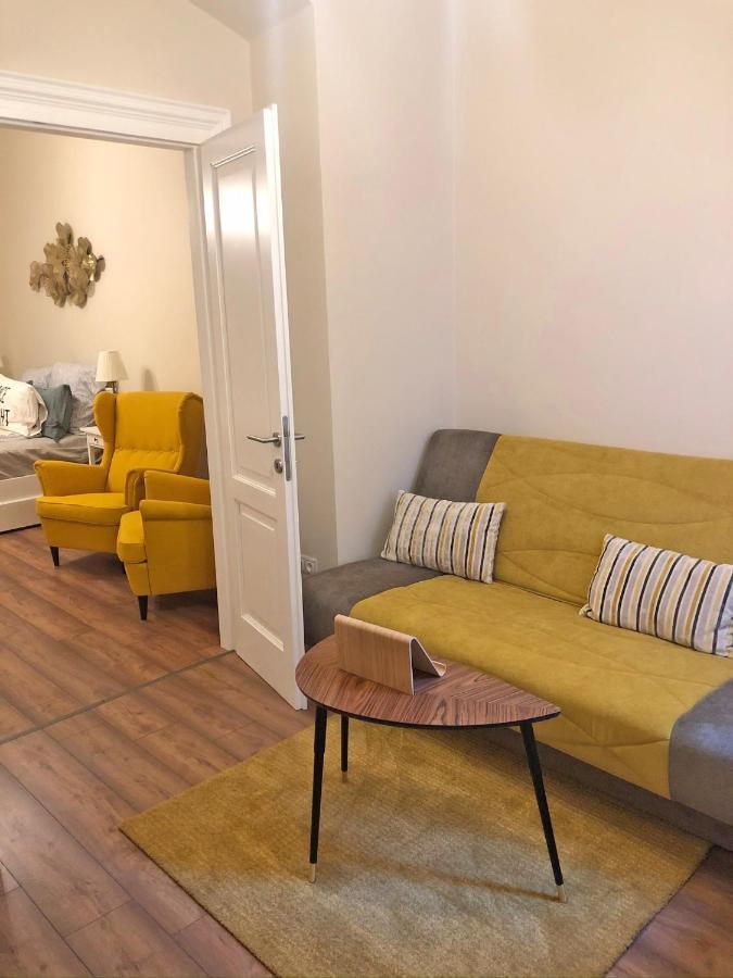 Modern Comfort In Historical Budapest Eksteriør billede