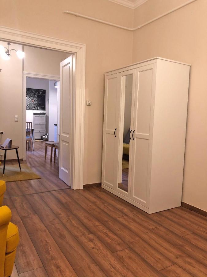 Modern Comfort In Historical Budapest Eksteriør billede